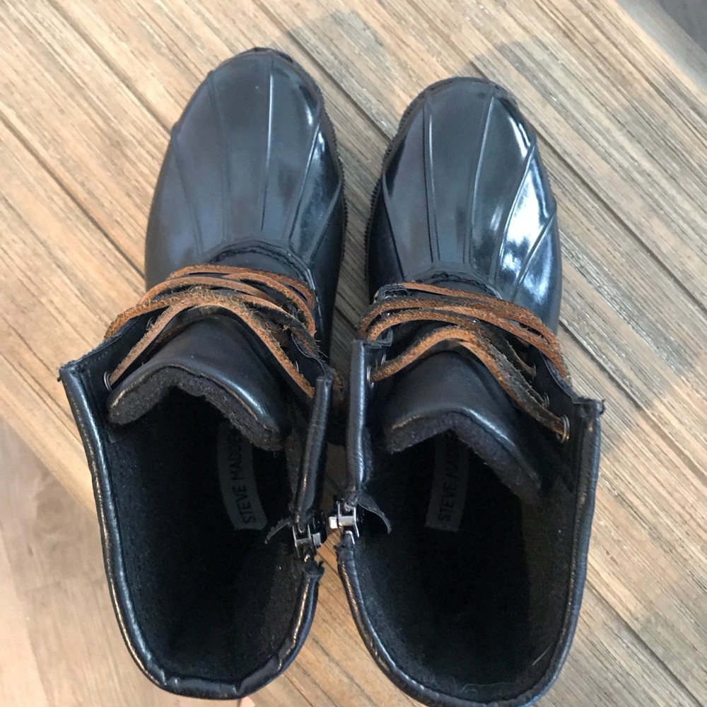 💕Sold- Steve Madden Duck Bootie - Picture 2 of 7